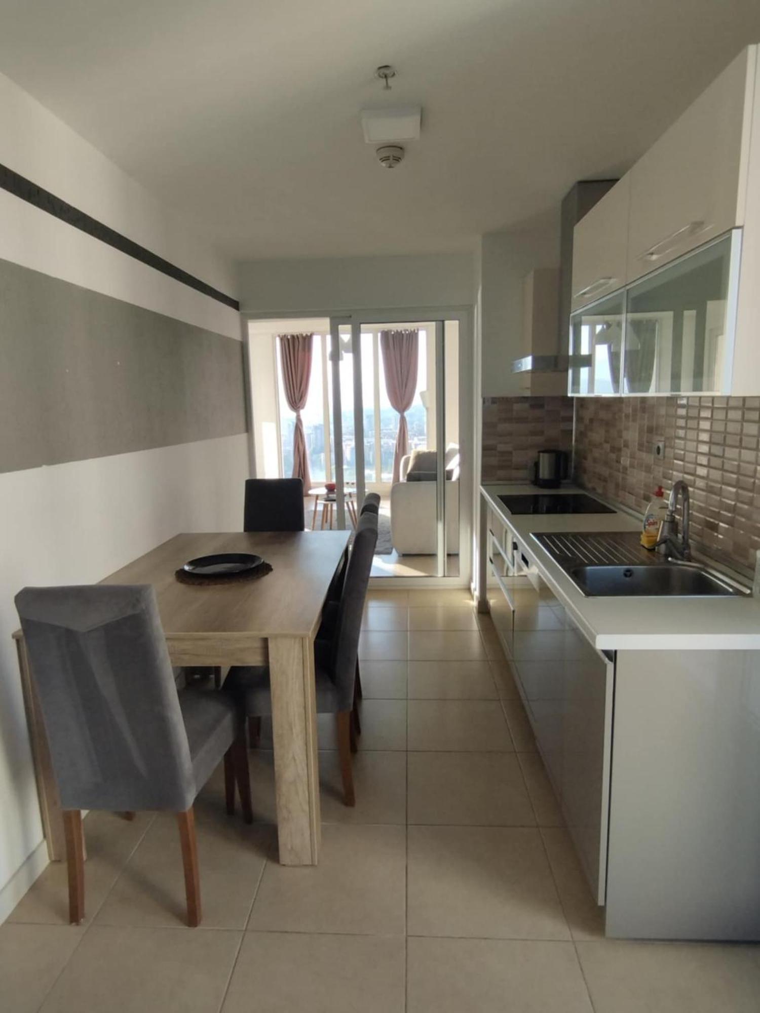 Skopje Sky City 19Th Floor Twin & 12Th Floor & 25Th & 33 Floor Apartments & With Pool & Spa & Gym & Parking Included In Price Extérieur photo